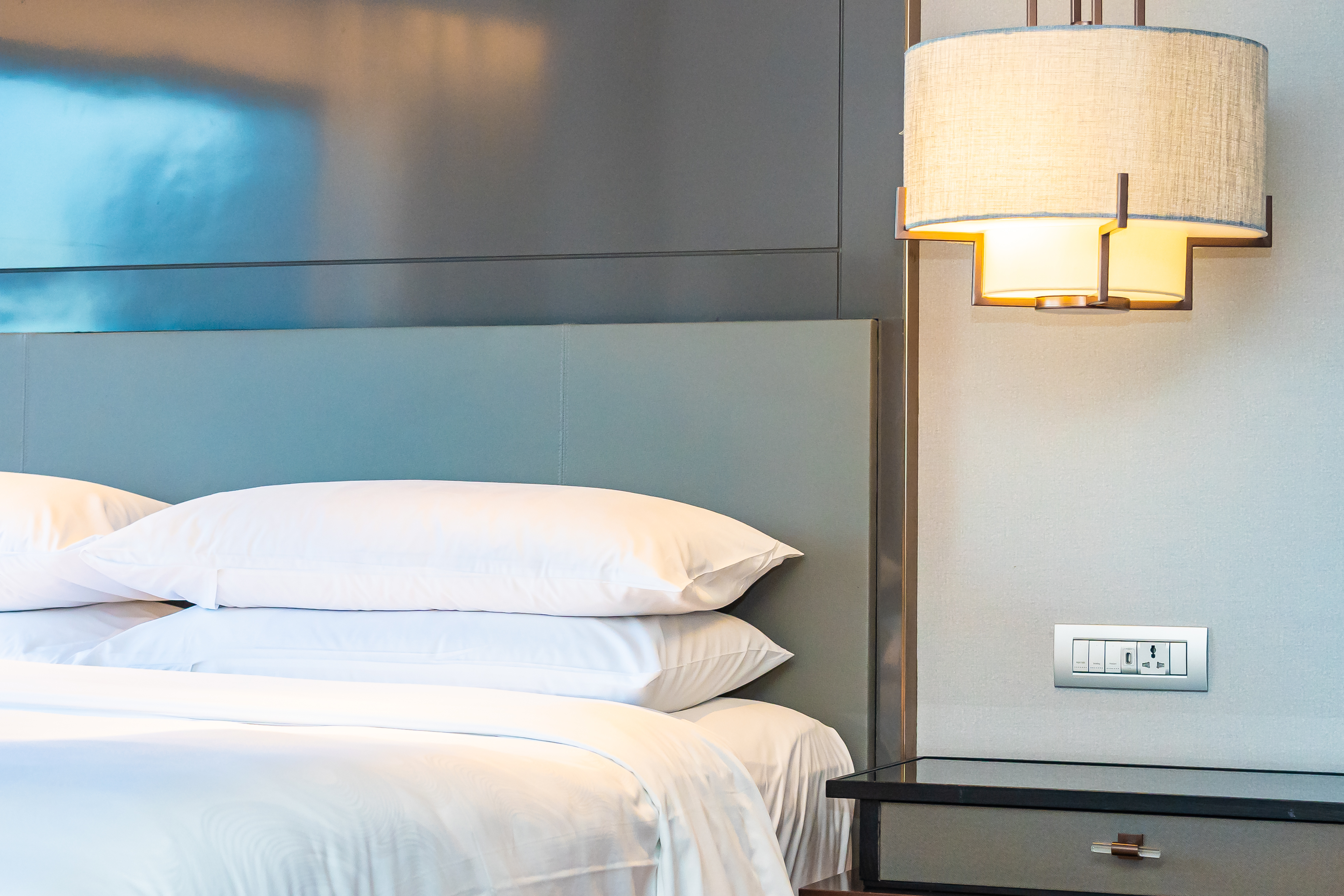 Some Apartments Feel Expensive Instantly — Even Before Guests See the Full Space